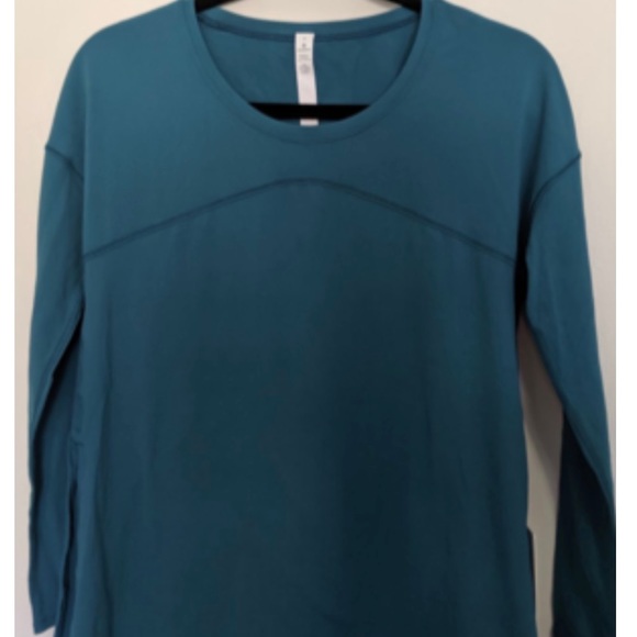 lululemon athletica Tops - 1 DAY ONLY EARLY BLACK FRI SALE NWT Lululemon Top